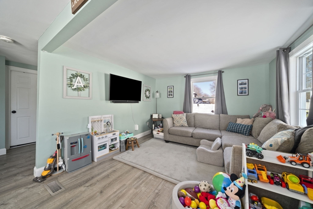 54 Wilbur Street Raynham, MA 02767 - Photo 11 of 25