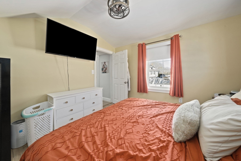 54 Wilbur Street Raynham, MA 02767 - Photo 20 of 25