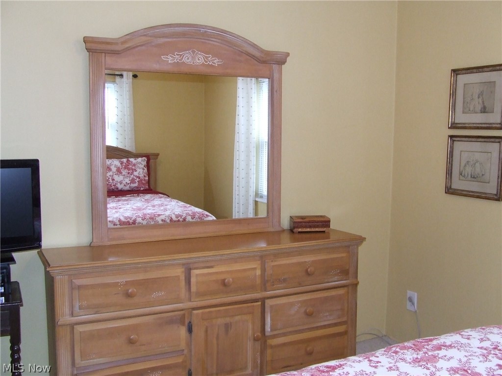 5293 Bridgewater Road Lyndhurst, OH 44124 - Photo 9 of 20