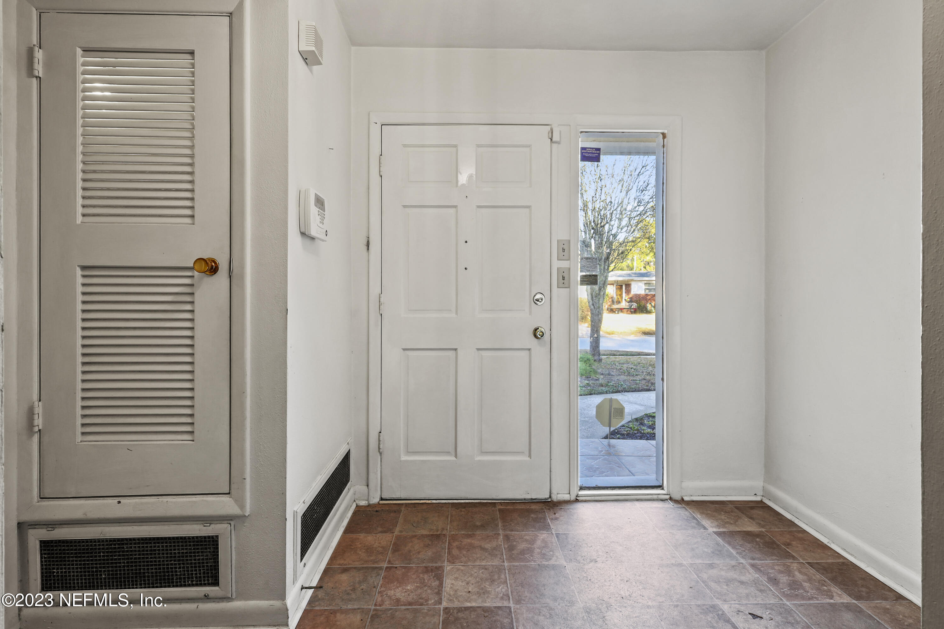 3751 Bess Road Jacksonville, FL 32277 - Photo 7 of 38