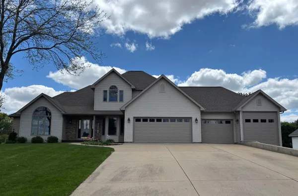 $815,000 | 2717 Olin Way, Sun Prairie, WI 53590
