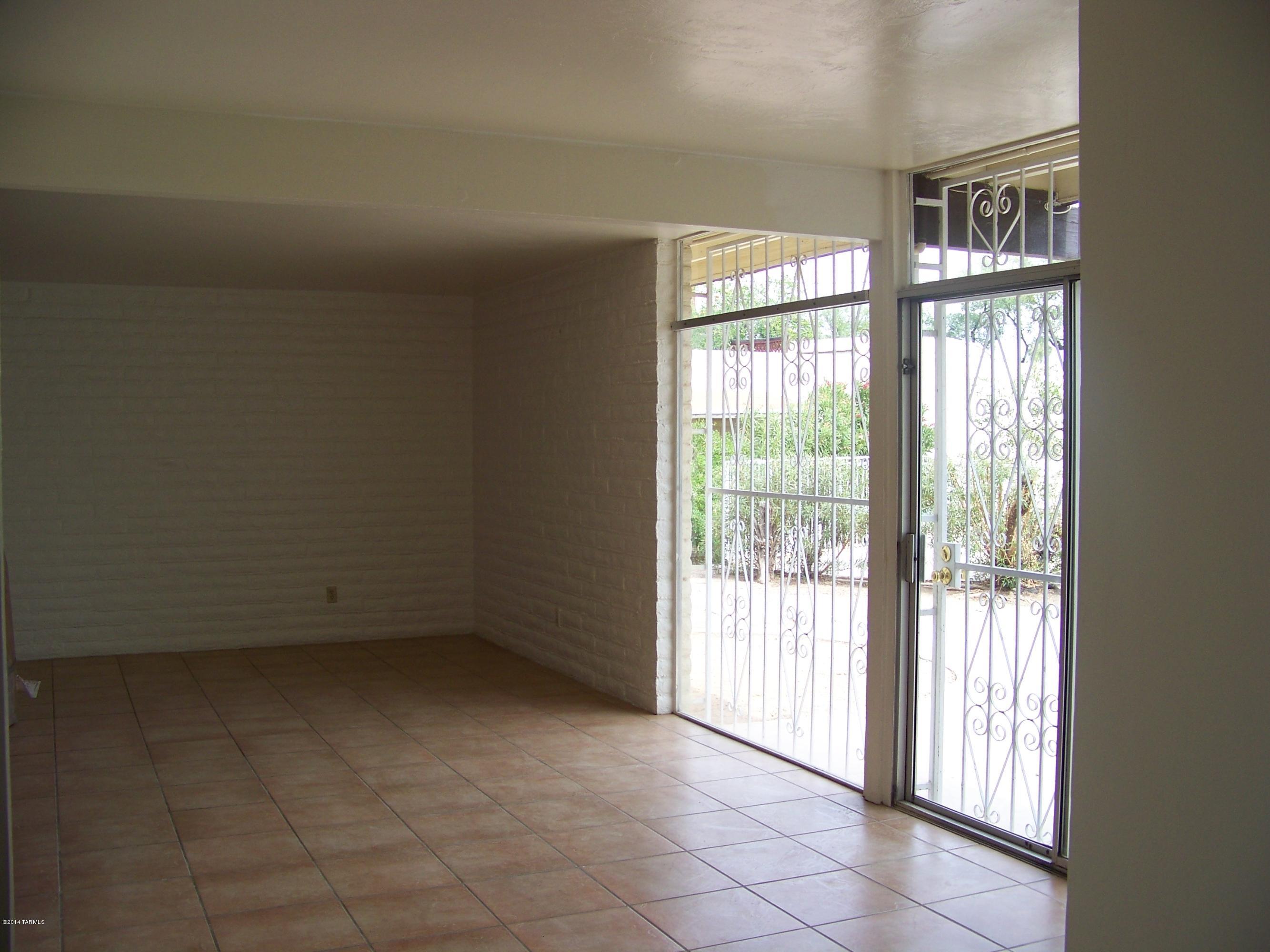 8730 East Lancaster Road Tucson, AZ 85715 - Photo 4 of 16 Gallery Image 4