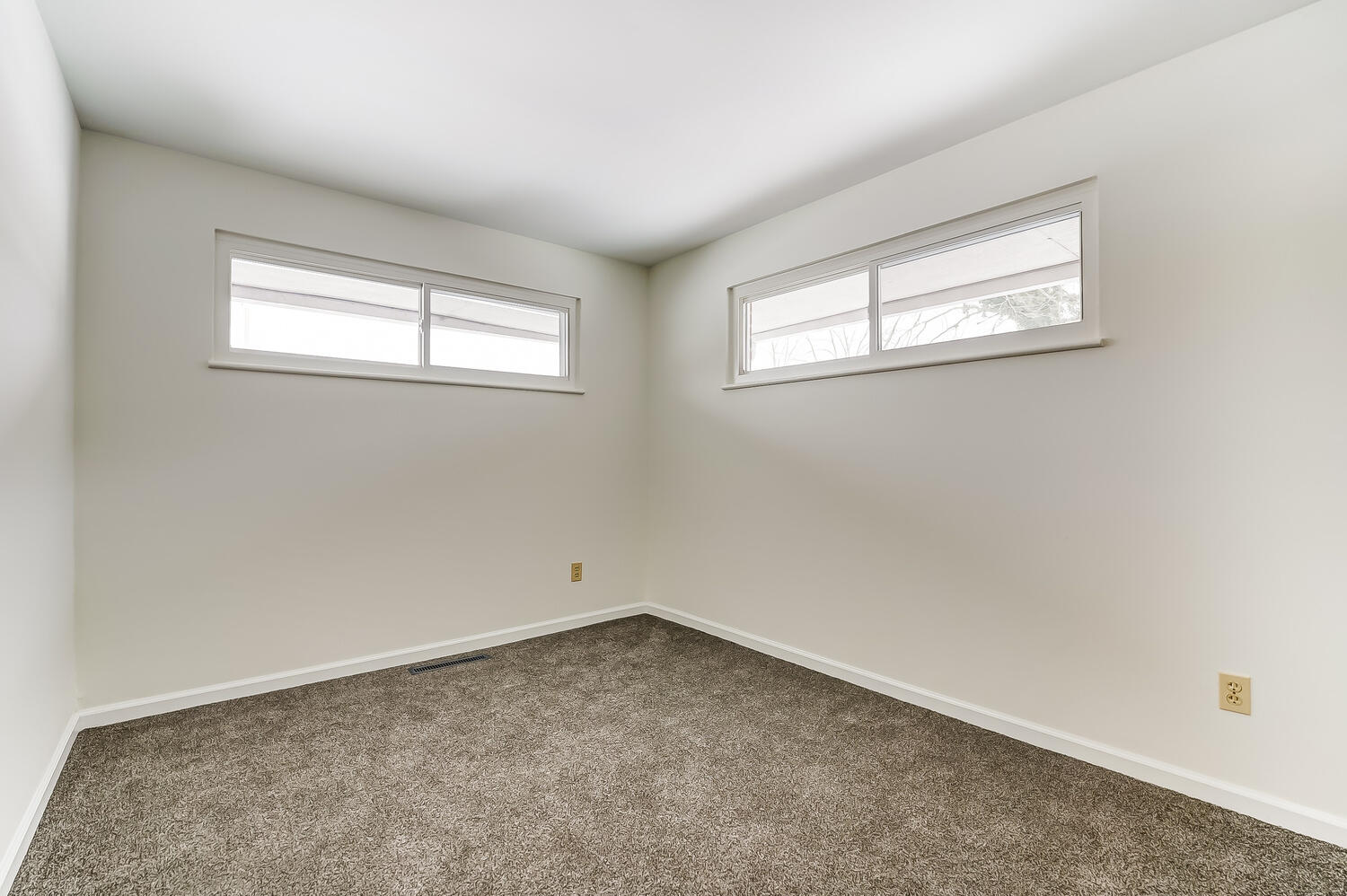 5744 Botkins Road Dayton, OH 45424 - Photo 17 of 31