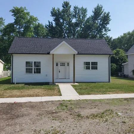 $249,999 | 409 East Buckner Street, Tuscola, IL 61953