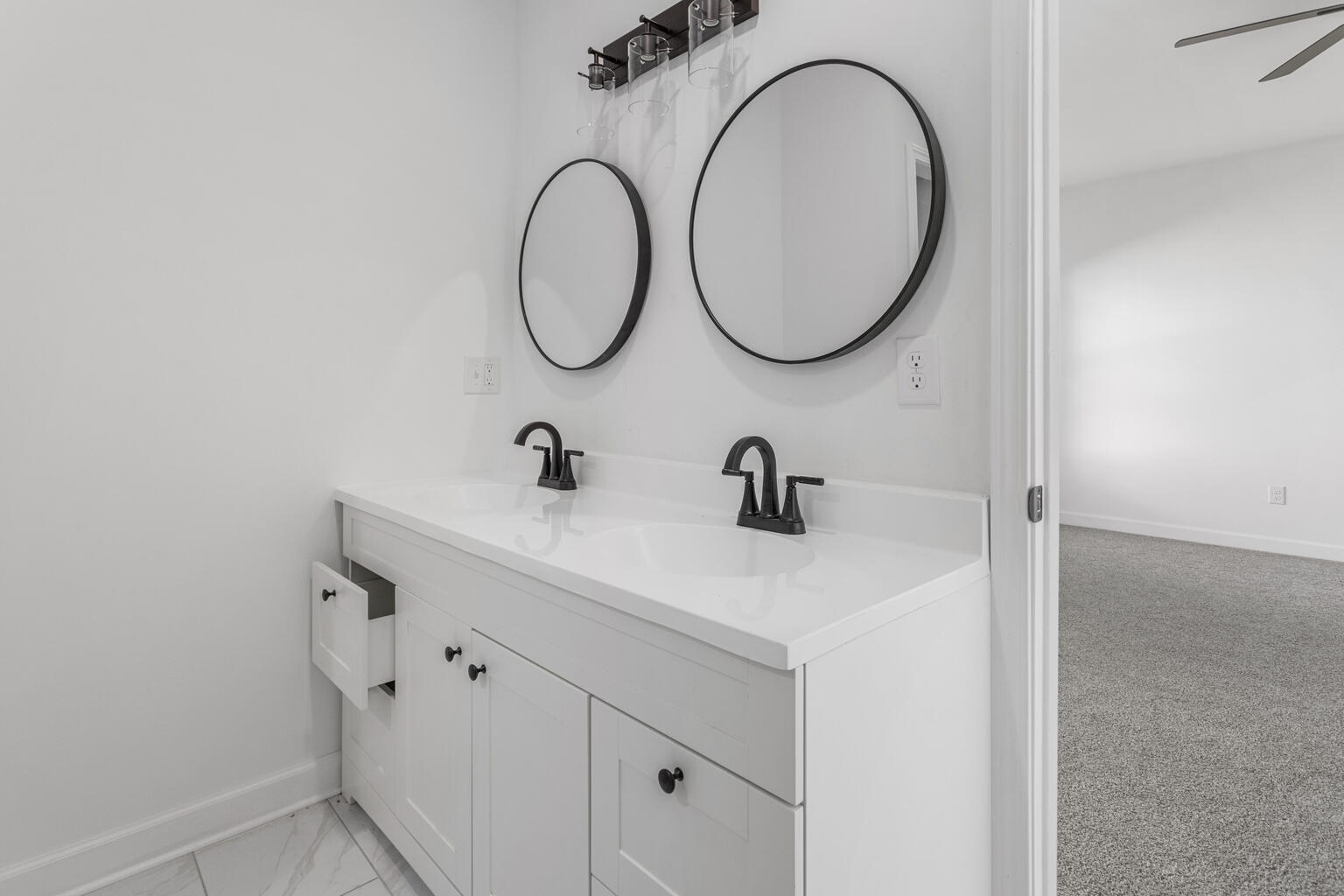 409 East Buckner Street Tuscola, IL 61953 - Photo 24 of 34