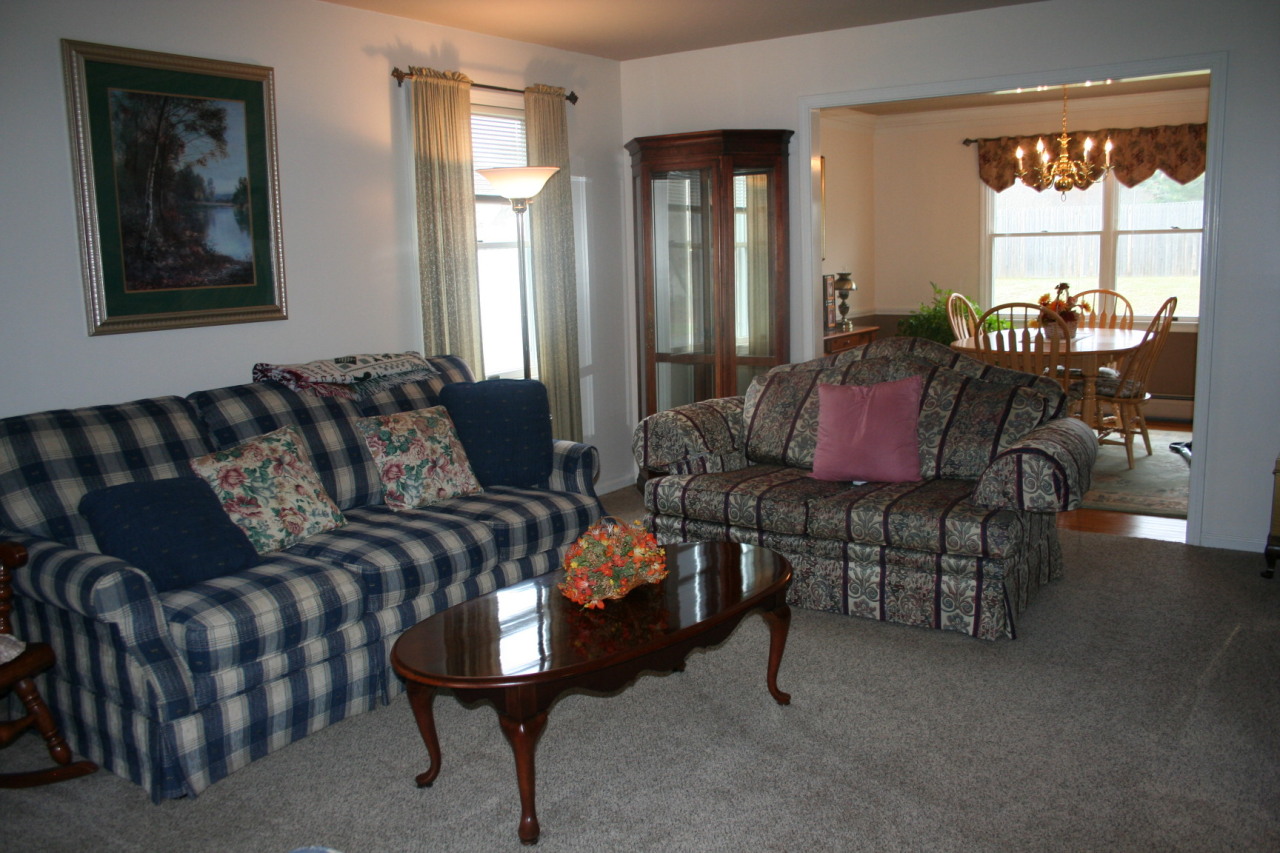 105 Winesap Road Pittsfield, MA 01201 - Photo 11 of 24 Living Room
