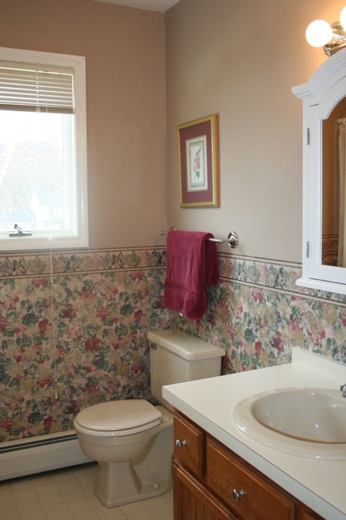 105 Winesap Road Pittsfield, MA 01201 - Photo 15 of 24 Upstairs Bath