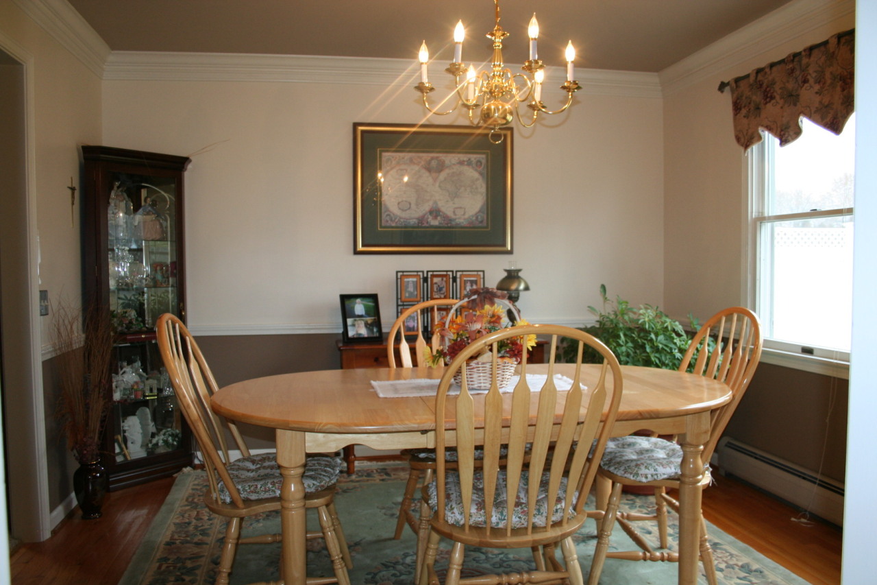 105 Winesap Road Pittsfield, MA 01201 - Photo 5 of 24 Dining Room