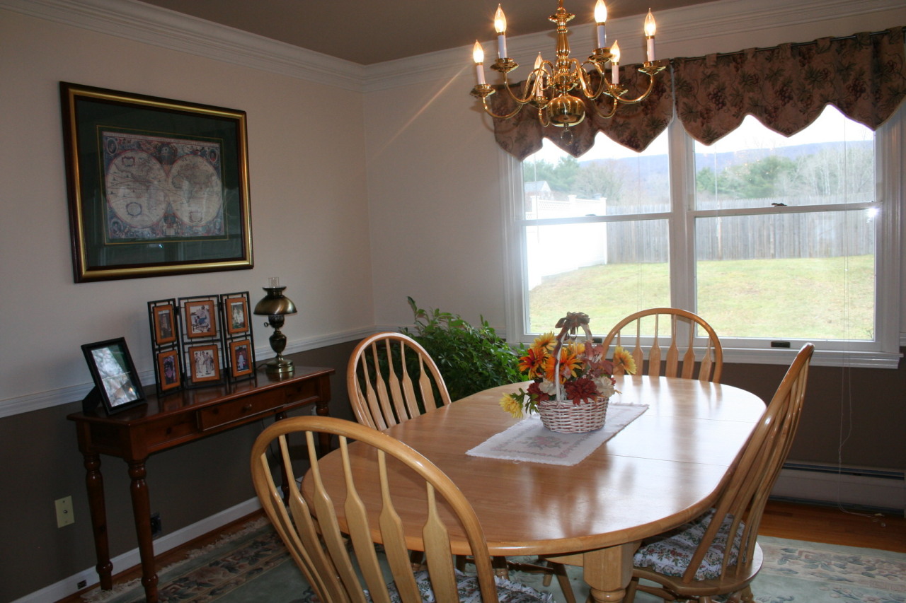 105 Winesap Road Pittsfield, MA 01201 - Photo 6 of 24 Dining Room