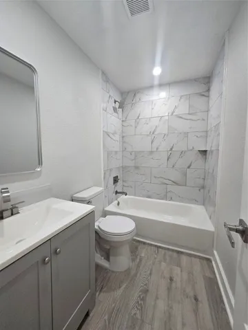 $284,900 | 802 Front Street, Columbus, TX 78934