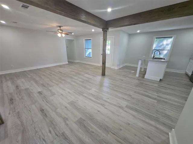 $284,900 | 802 Front Street, Columbus, TX 78934