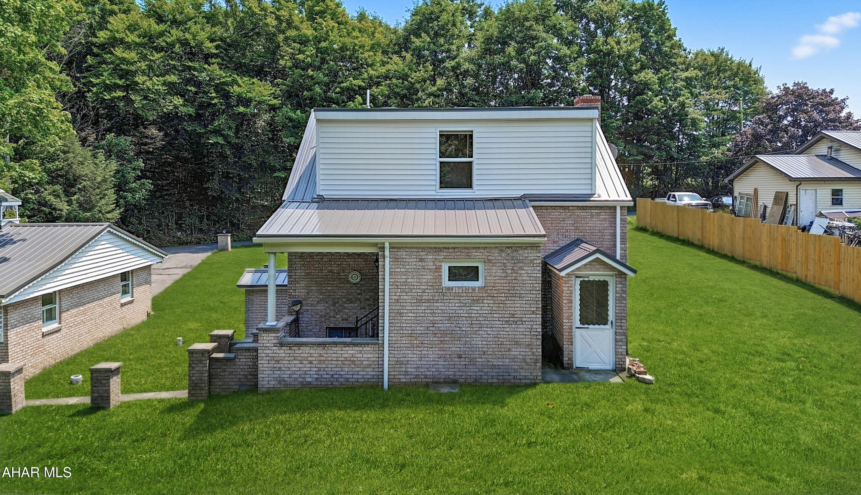 144 Strong Road Strongstown, PA 15957 - Photo 3 of 39