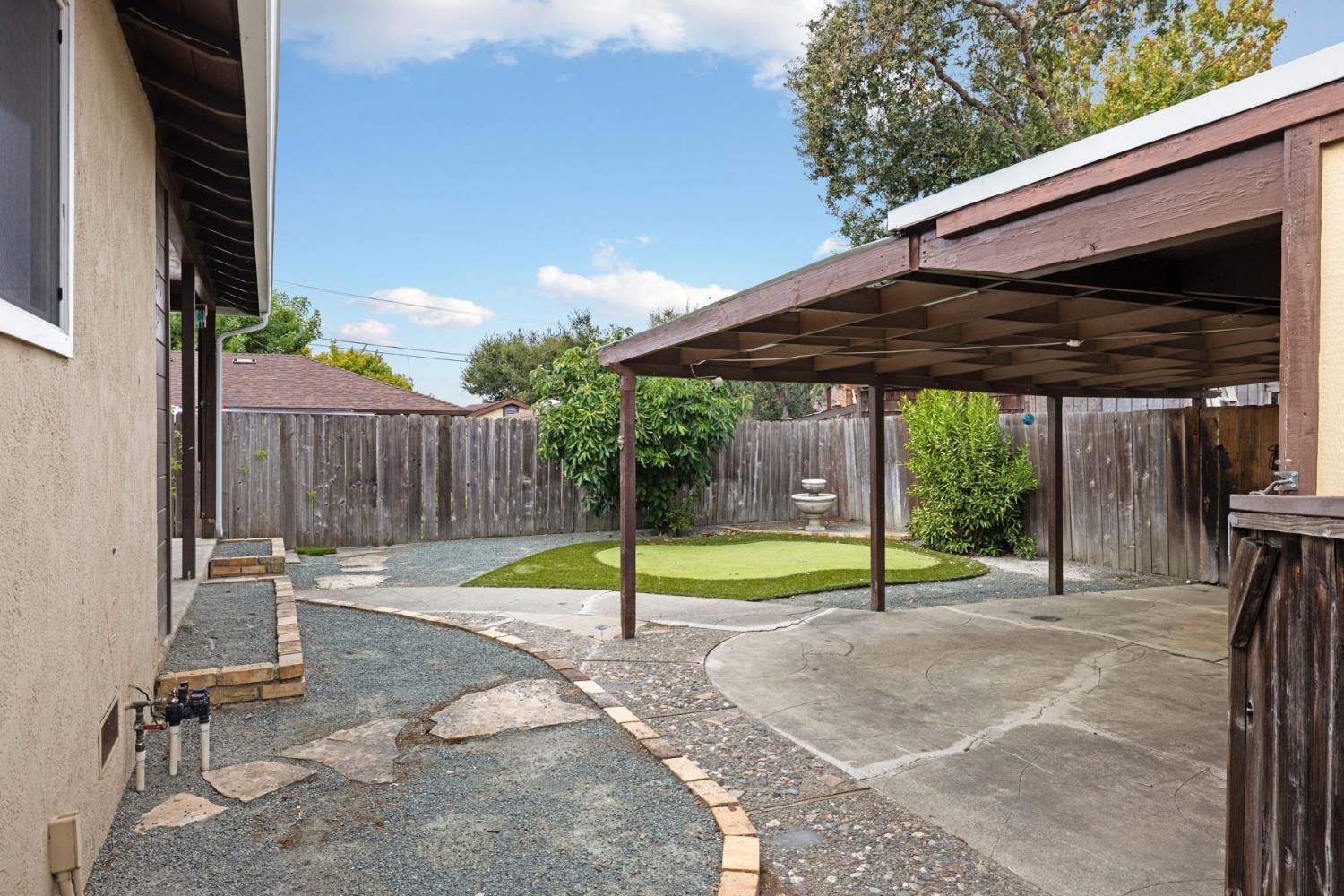 23868 Fairlands Road Hayward, CA 94541 - Photo 8 of 39