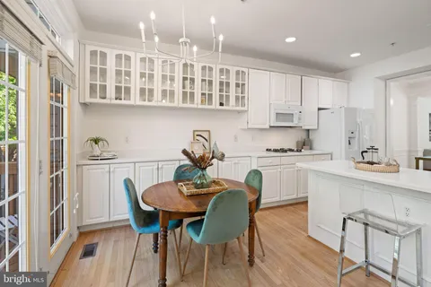 $939,000 | 11911 Kings Bridge Way, Unit 54, Rockville, MD 20852