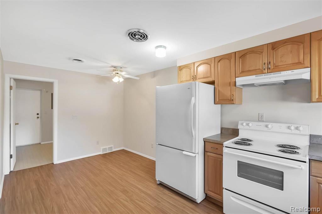 308 North Rochester Road, Unit 16 Clawson, MI 48017 - Photo 8 of 23