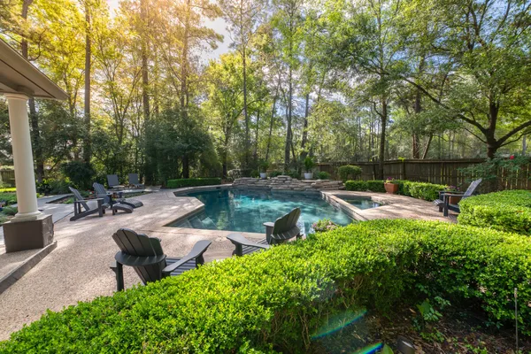 $1,395,000 | 6 Red Sable Point, The Woodlands, TX 77380