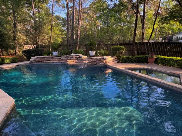 $1,395,000 | 6 Red Sable Point, The Woodlands, TX 77380