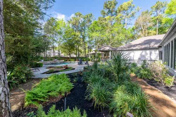 $1,395,000 | 6 Red Sable Point, The Woodlands, TX 77380