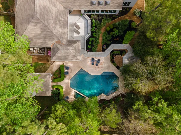 $1,395,000 | 6 Red Sable Point, The Woodlands, TX 77380