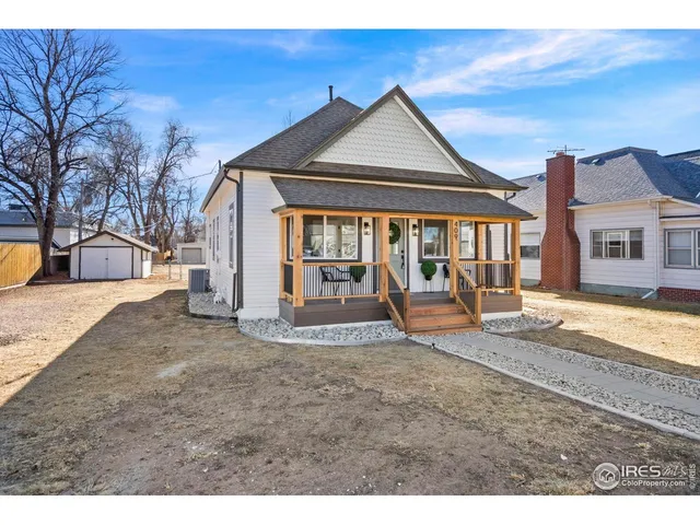 a view of a house with a outdoor space