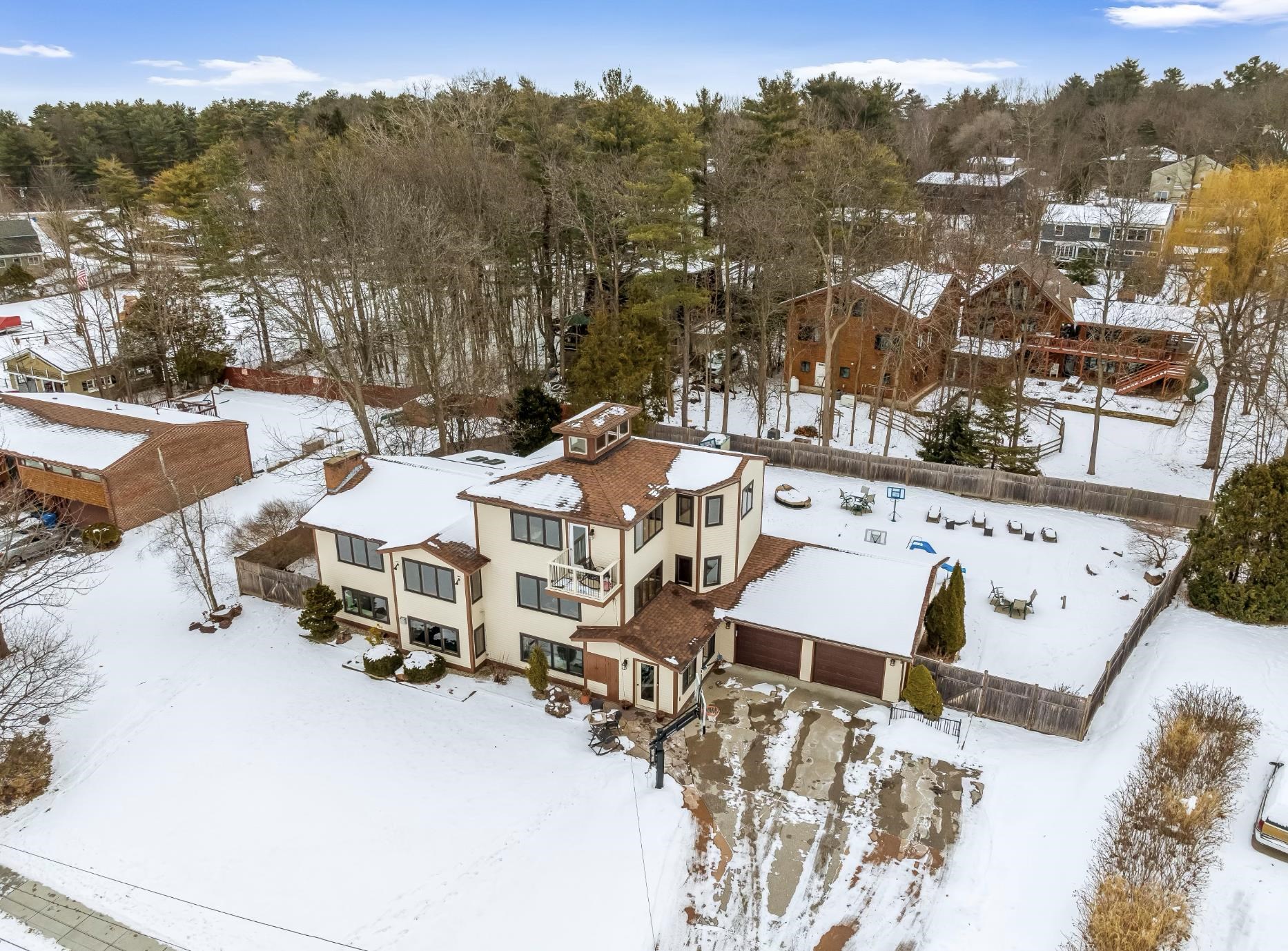 104 South Cove Road Burlington, VT 05401 - Photo 1 of 40 Gallery Image 1