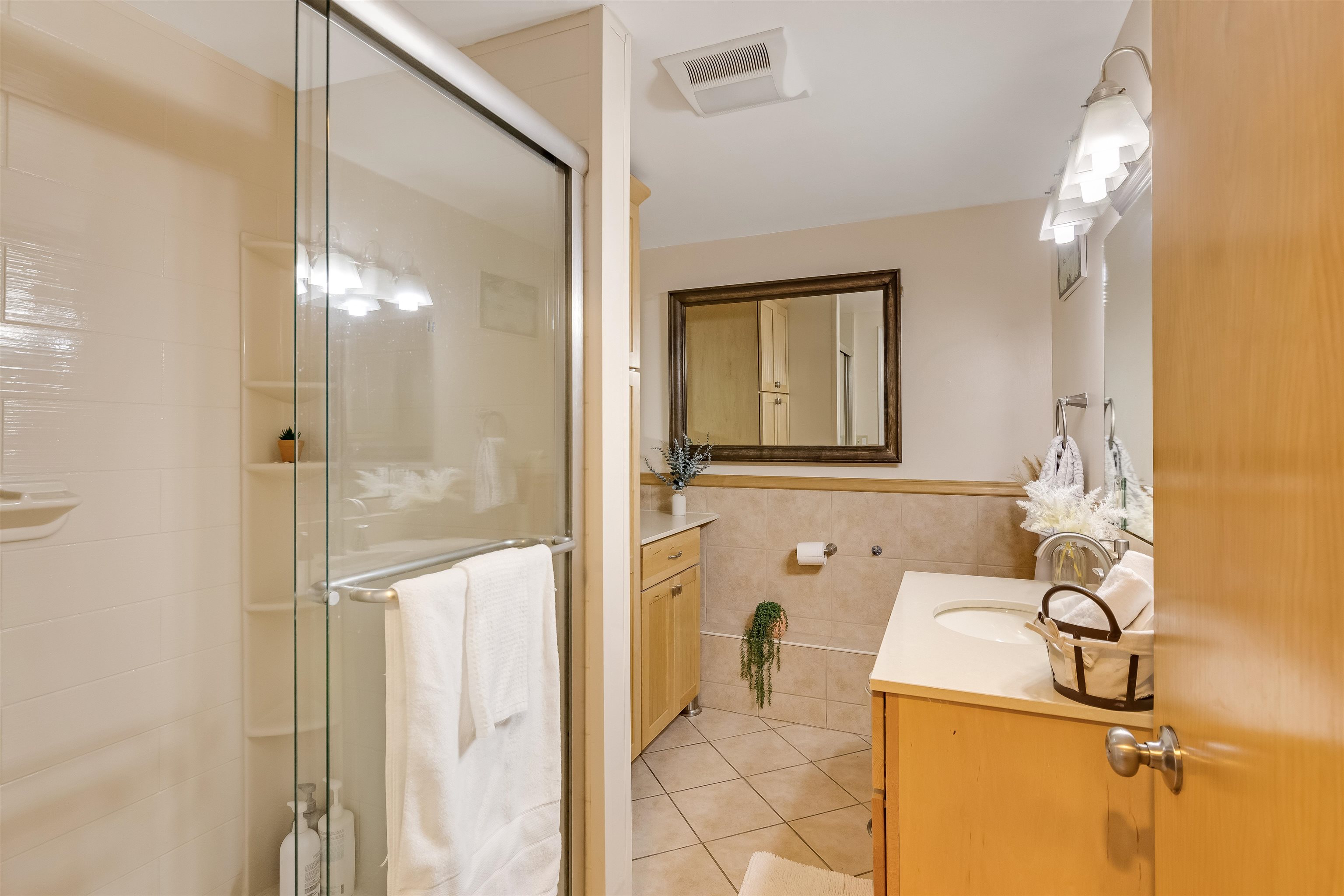 104 South Cove Road Burlington, VT 05401 - Photo 8 of 40 Gallery Image 8