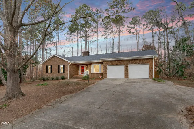 $595,000 | 2204 Ridgefield Drive, Chapel Hill, NC 27517