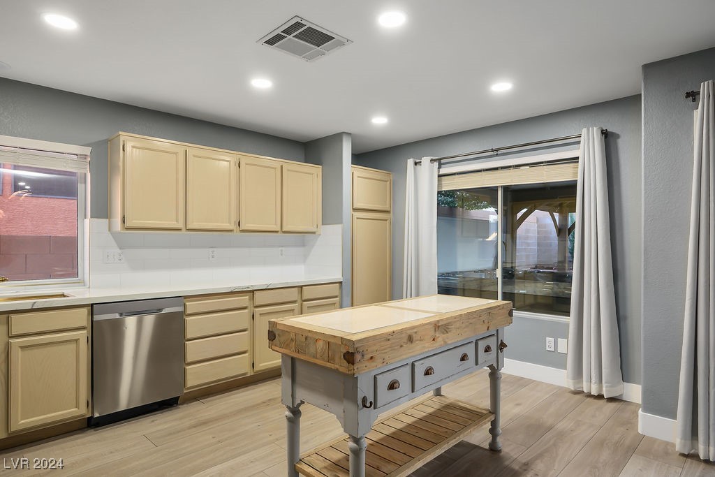 2012 Maple Springs Street Henderson, NV 89002 - Photo 18 of 39 Kitchen