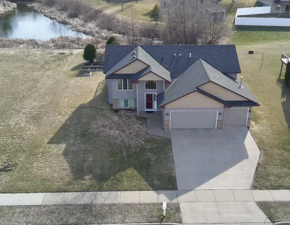 $450,000 | 929 Farmer Ridge Trail, Belle Plaine, MN 56011