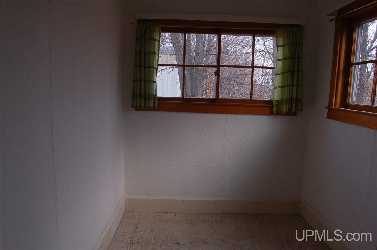 2005 West Ridge Street Marquette, MI 49855 - Photo 2 of 12