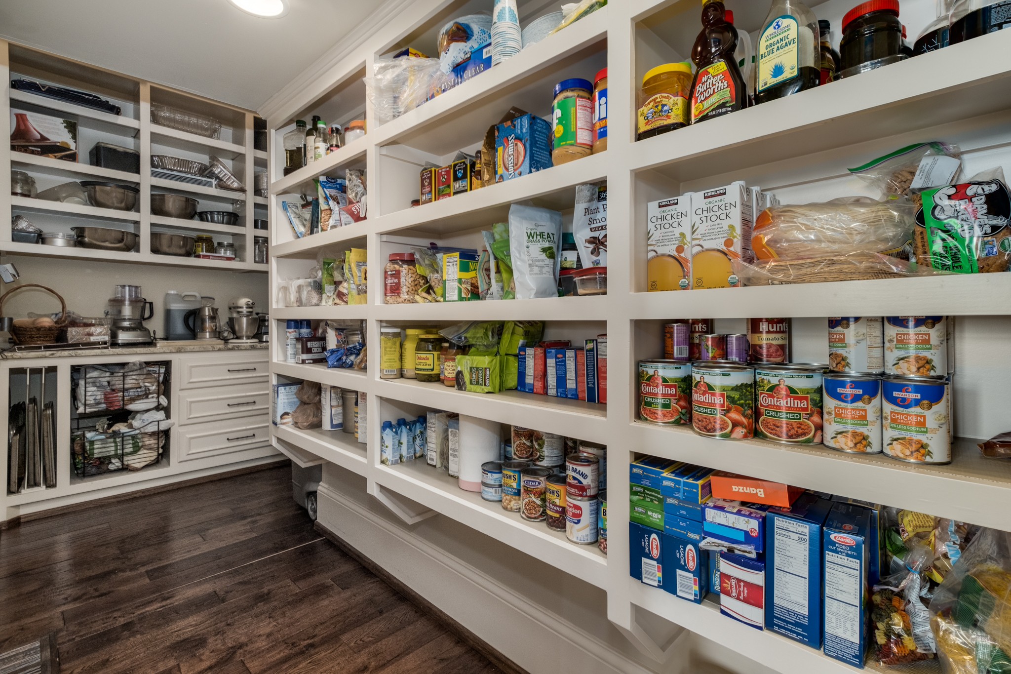 505 Legends Ridge Court Franklin, TN 37069 - Photo 19 of 70 a room with lots of books