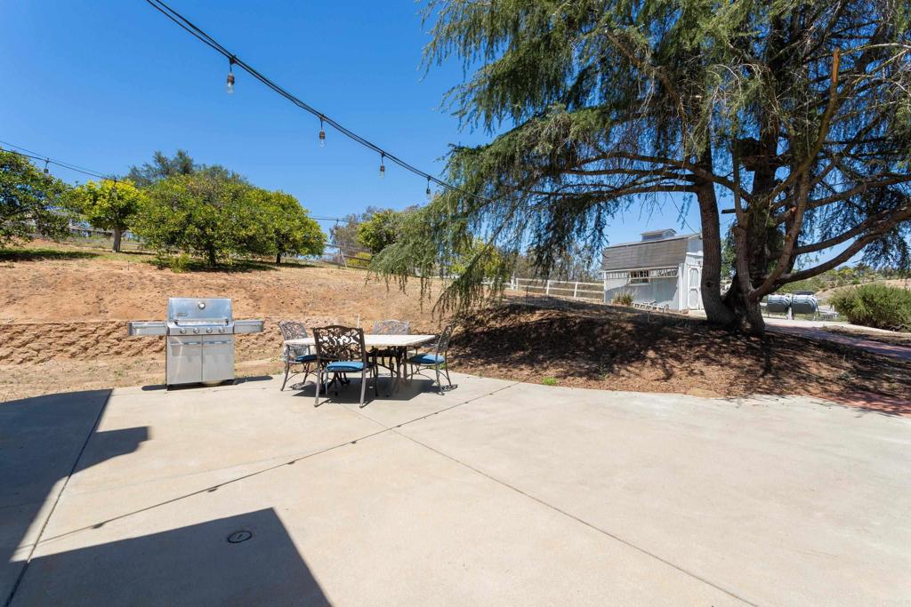 1826 Vía Monserate Fallbrook, CA 92028 - Photo 22 of 31