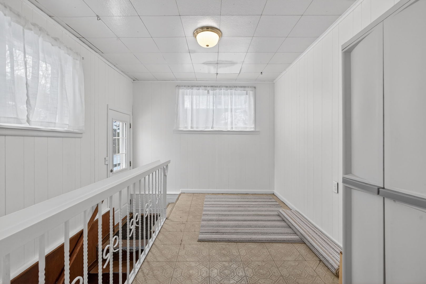 12620 Irving Avenue Blue Island, IL 60406 - Photo 17 of 37 a view of entryway