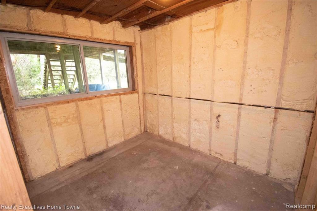 5849 Roach Road Croswell, MI 48422 - Photo 13 of 25