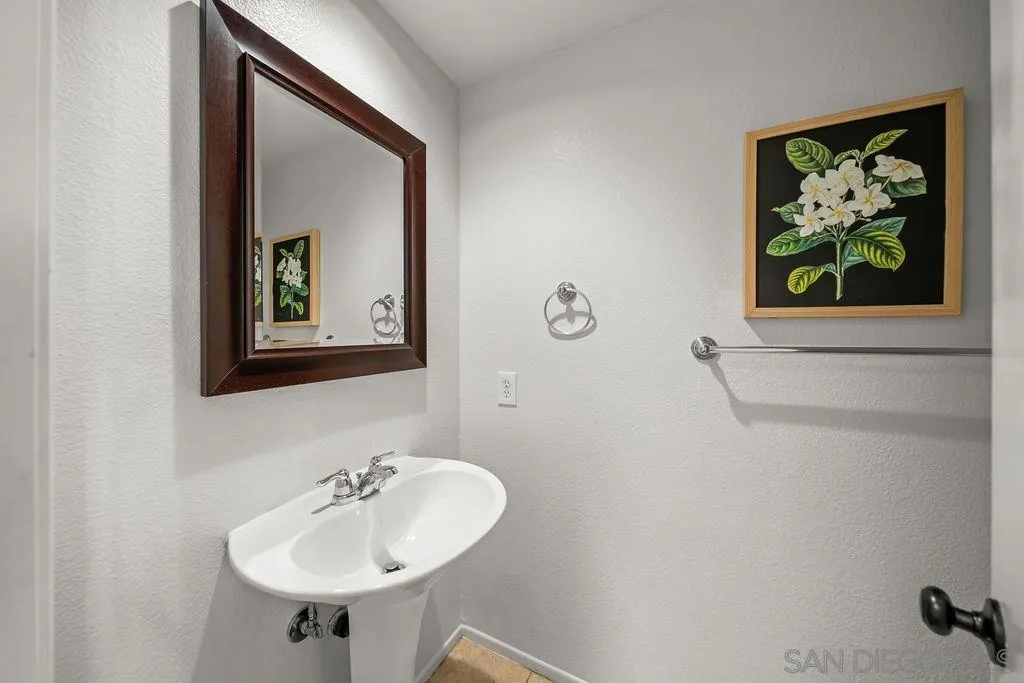 1386 Serena Circle, Unit 2 Chula Vista, CA 91910 - Photo 17 of 44