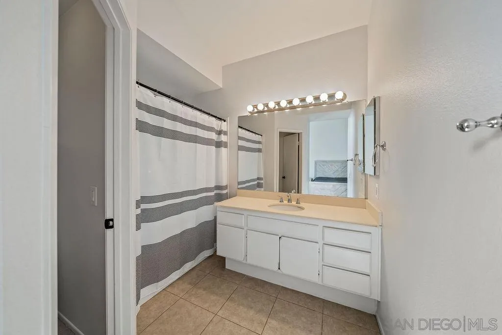 1386 Serena Circle, Unit 2 Chula Vista, CA 91910 - Photo 21 of 44