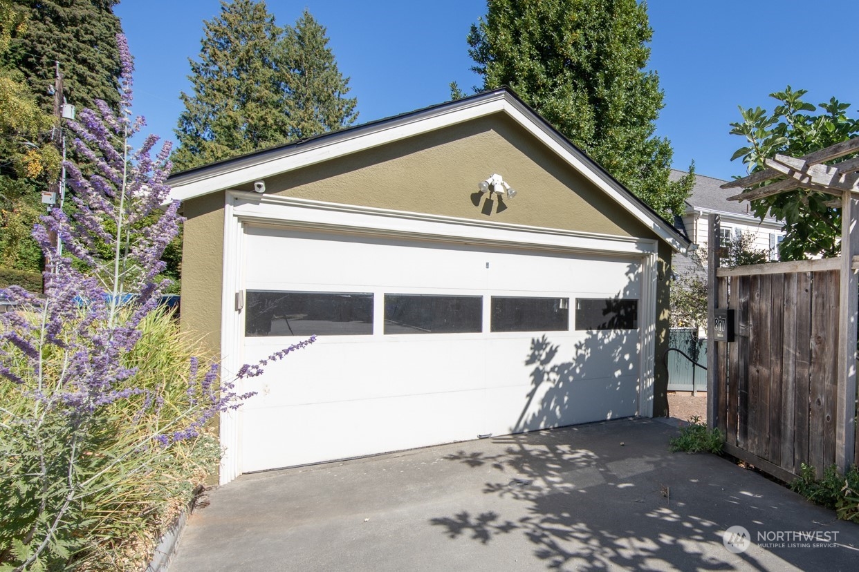 807 Lake Washington Boulevard South Seattle, WA 98144 - Photo 22 of 26 a view of house with a outdoor space
