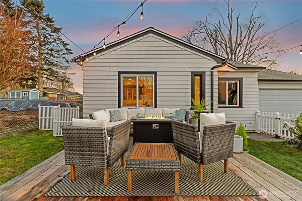 $615,000 | 721 North 88th Street, Unit A, Seattle, WA 98103