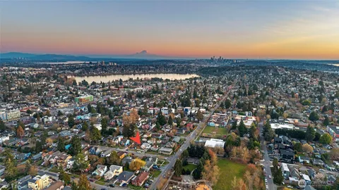 $615,000 | 721 North 88th Street, Unit A, Seattle, WA 98103