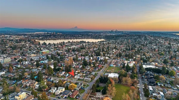 $615,000 | 721 North 88th Street, Unit A, Seattle, WA 98103