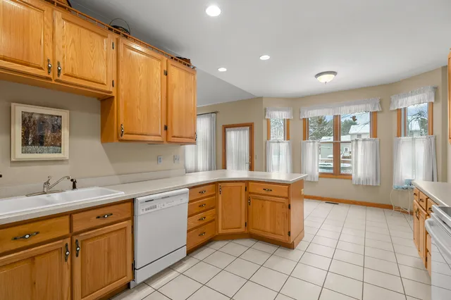 $450,000 | 5105 Willowbend Trail, Kalamazoo, MI 49009