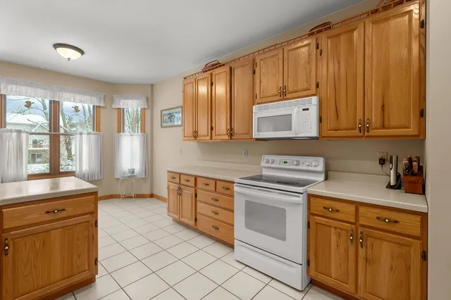 $450,000 | 5105 Willowbend Trail, Kalamazoo, MI 49009