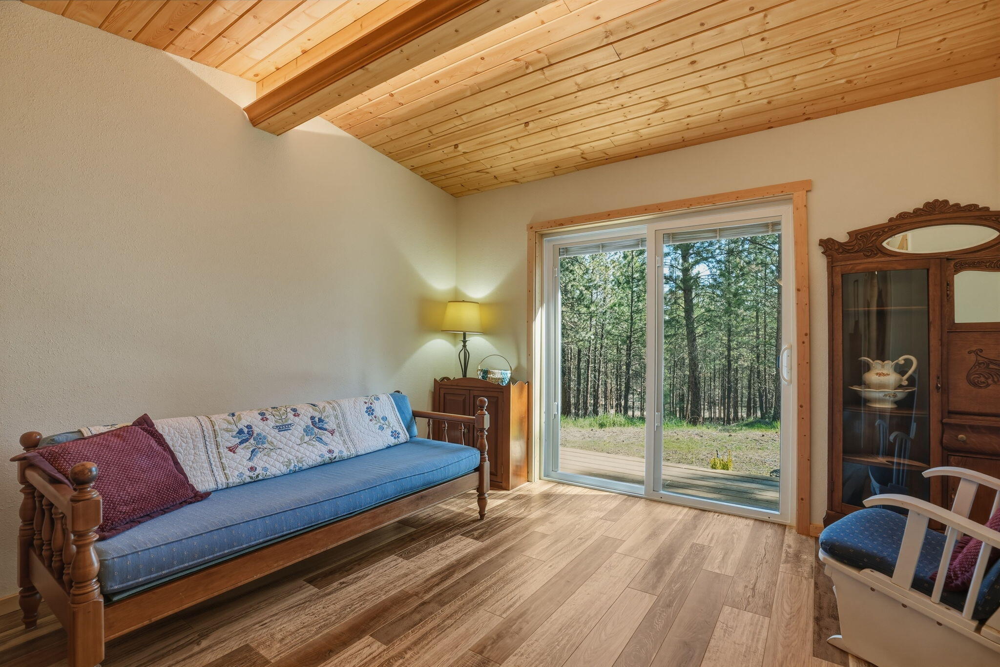 15020 Remuda Road Sisters, OR 97759 - Photo 27 of 61 2nd Bedroom with Deck Access