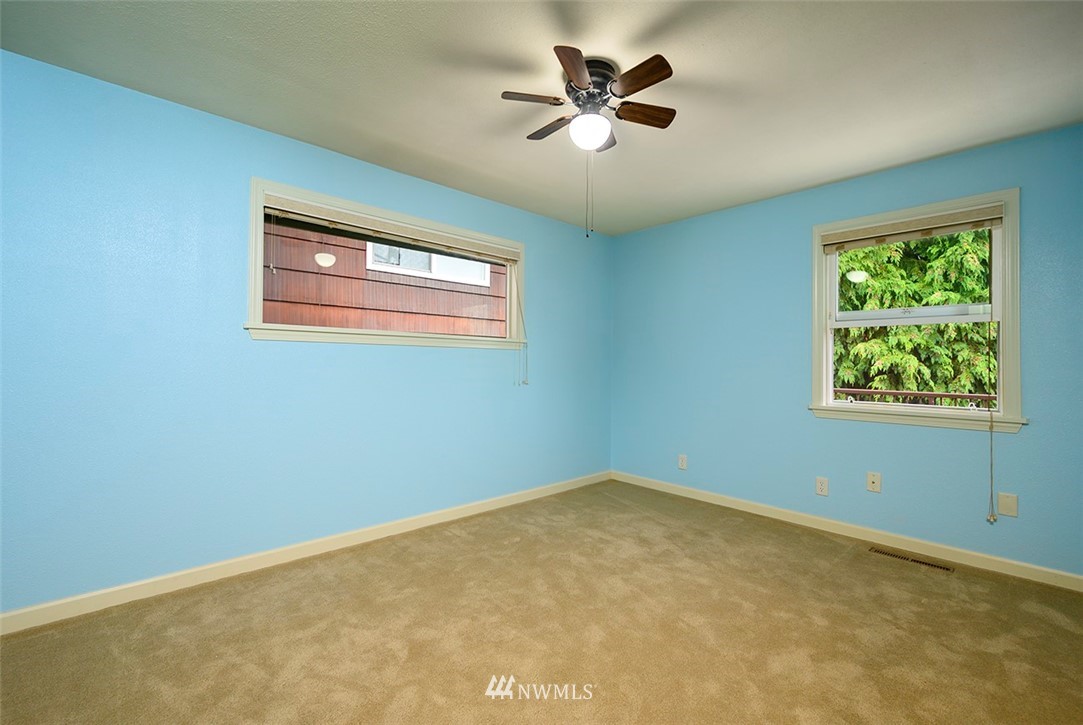 4808 Southwest Hanford Street Seattle, WA 98116 - Photo 11 of 17