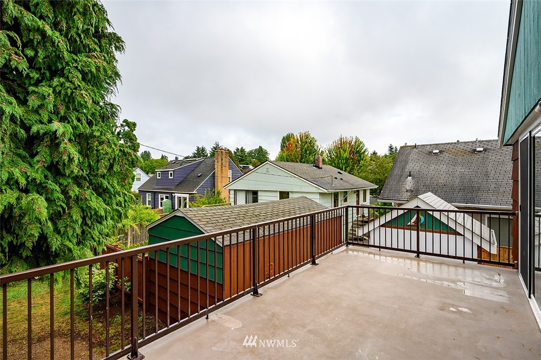 4808 Southwest Hanford Street Seattle, WA 98116 - Photo 15 of 17