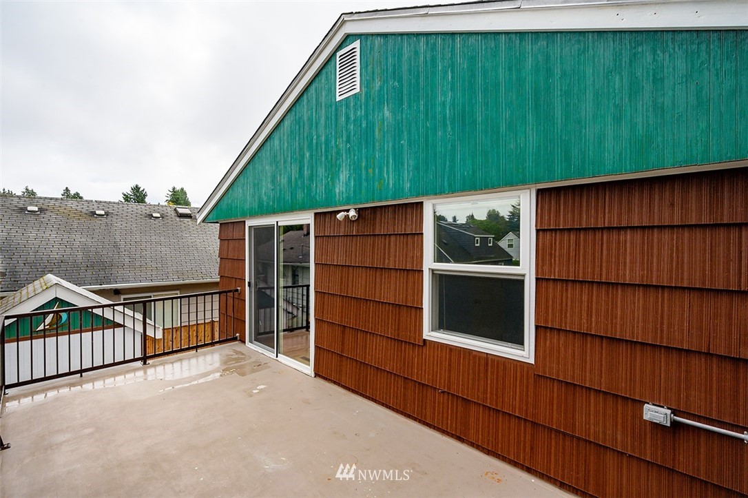 4808 Southwest Hanford Street Seattle, WA 98116 - Photo 16 of 17