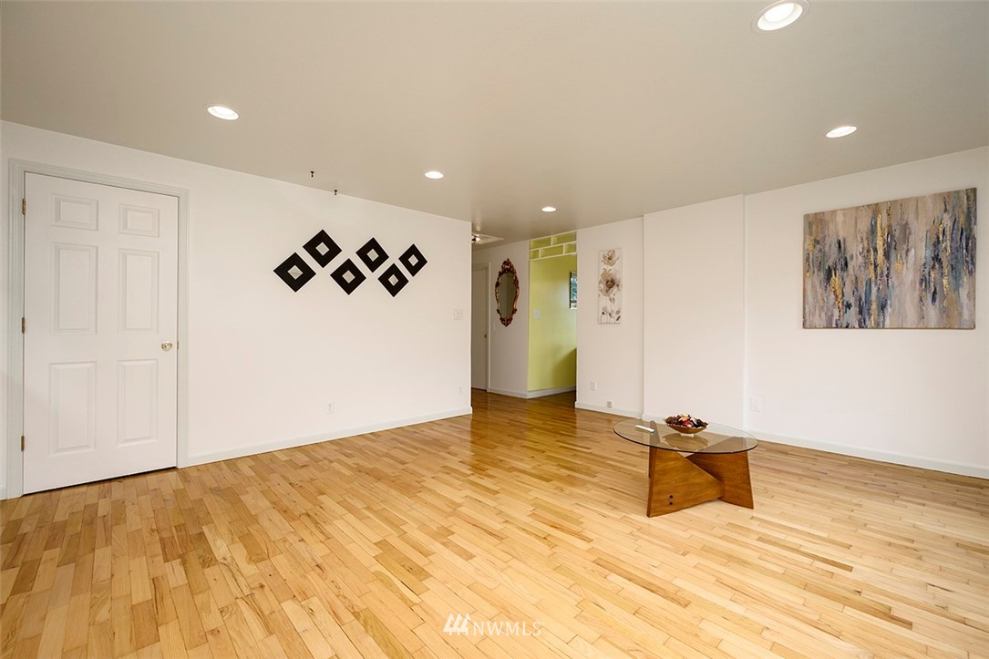 4808 Southwest Hanford Street Seattle, WA 98116 - Photo 6 of 17