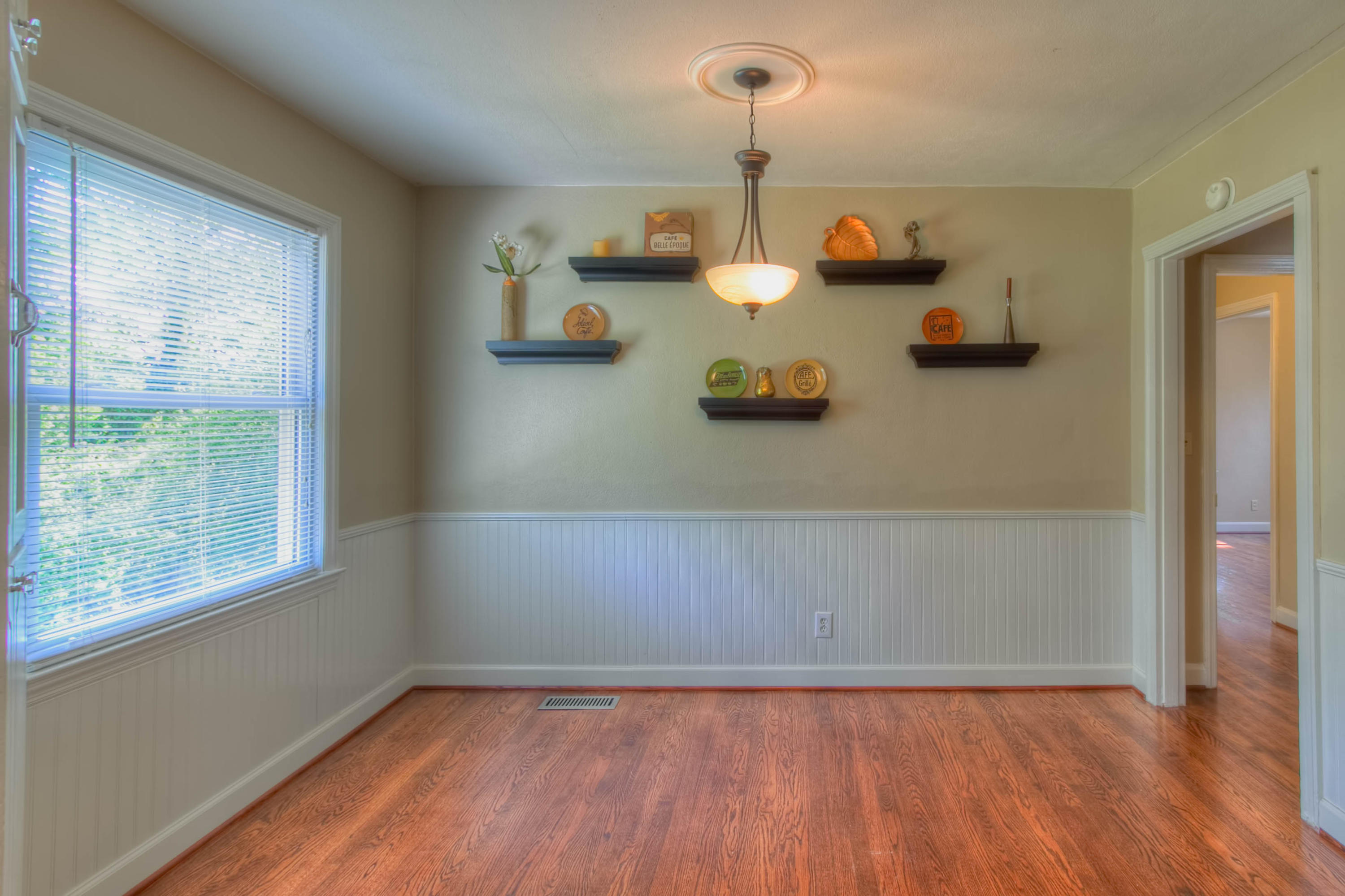 Eat In Kitchen