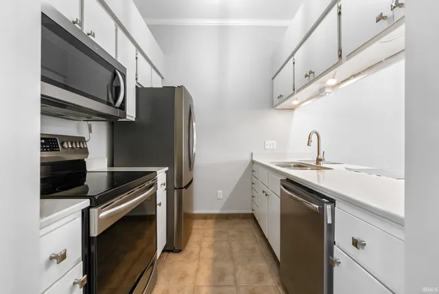 $349,900 | 300 East Medusa Street, Unit 5D, Syracuse, IN 46567