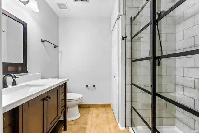 $349,900 | 300 East Medusa Street, Unit 5D, Syracuse, IN 46567